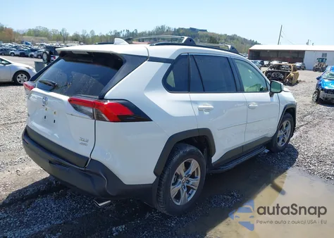 2023 Toyota Rav4 Xle z USA, uszkodzony, nr VIN JTMP1RFV1PD093939